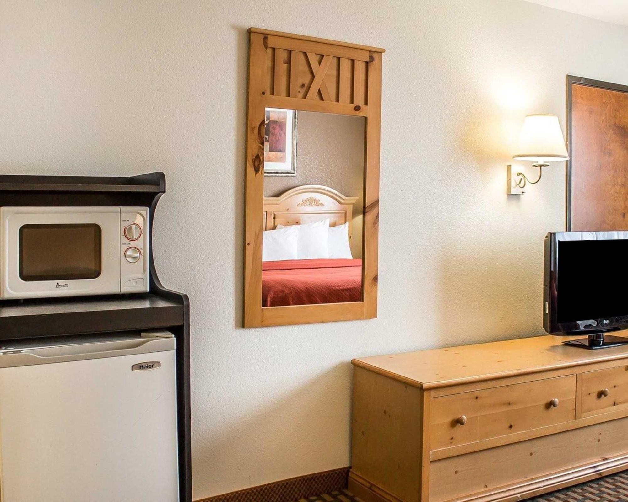 Quality Inn Elyria Exteriör bild