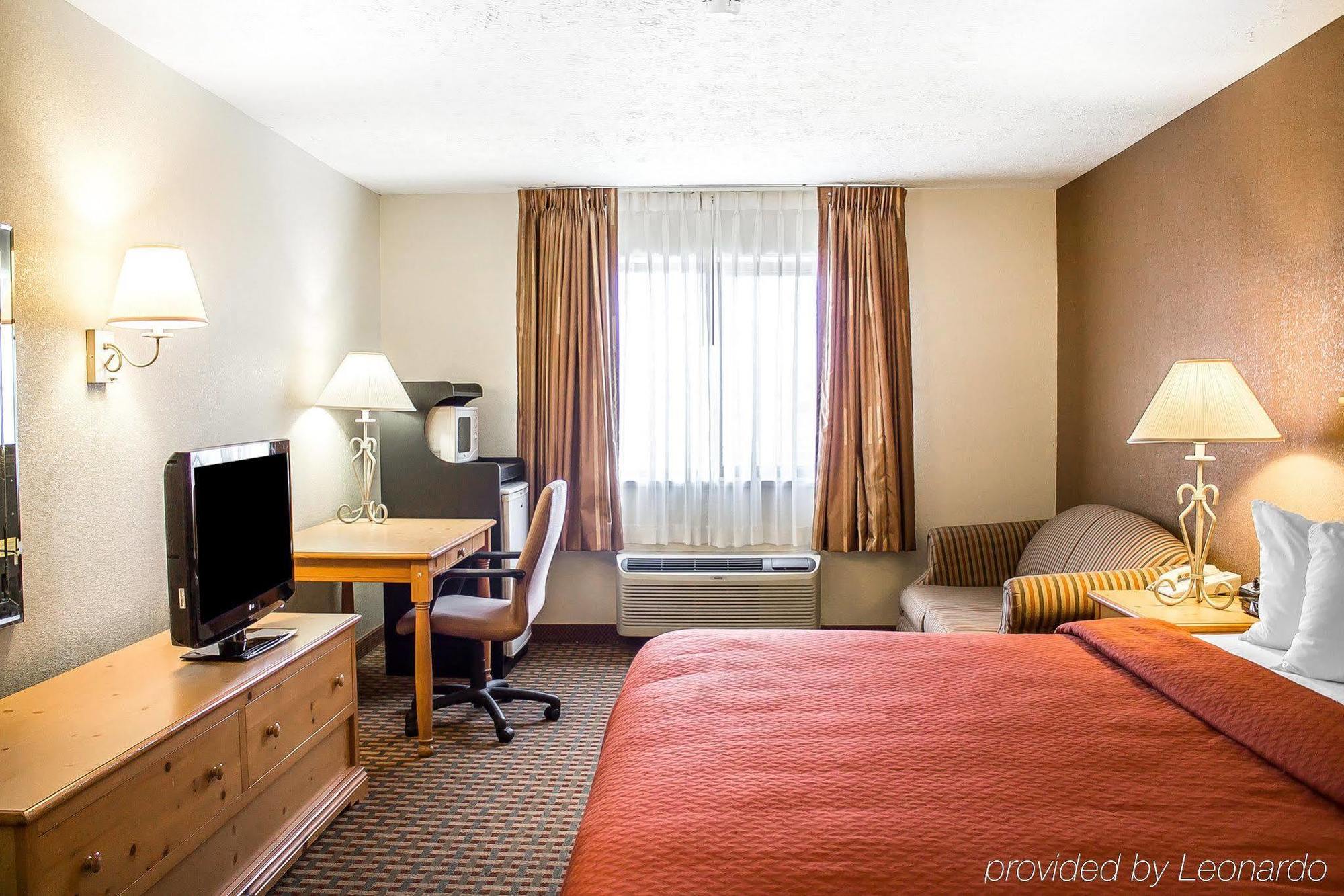 Quality Inn Elyria Exteriör bild