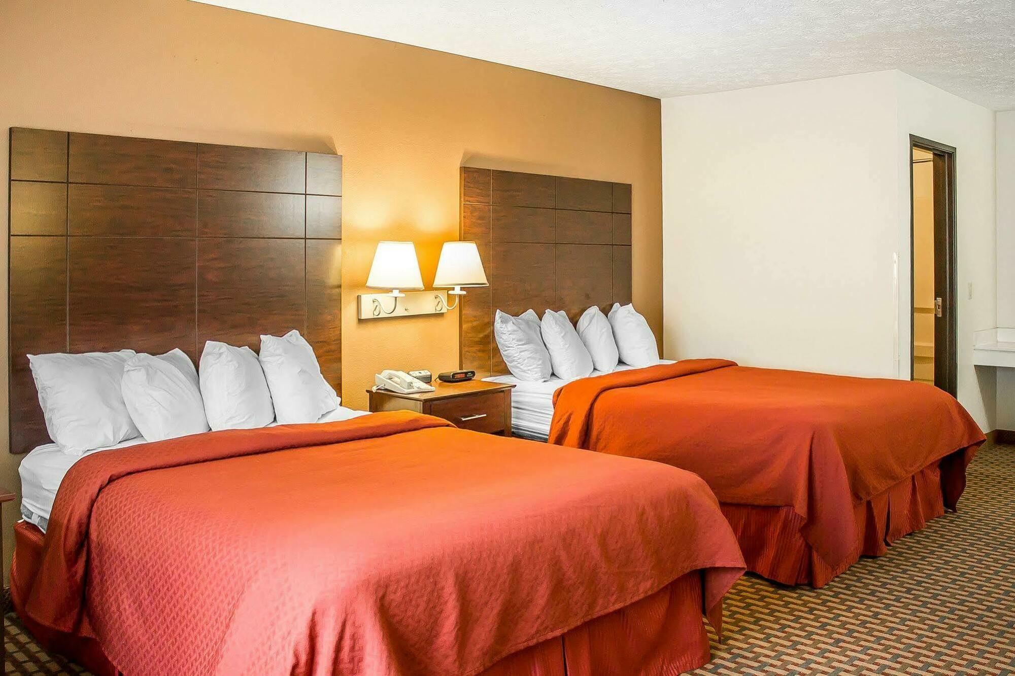 Quality Inn Elyria Exteriör bild